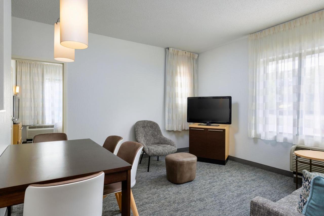 Towneplace Suites By Marriott York Εξωτερικό φωτογραφία