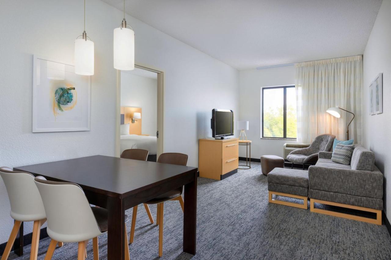Towneplace Suites By Marriott York Εξωτερικό φωτογραφία